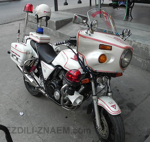 Фото мотоциклов. Полицейская Хонда