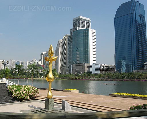 Парки Бангкока: Бенжакити парк