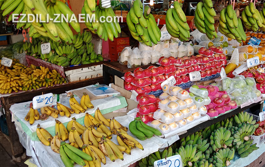 Цены на фрукты на рынке в Таиланде