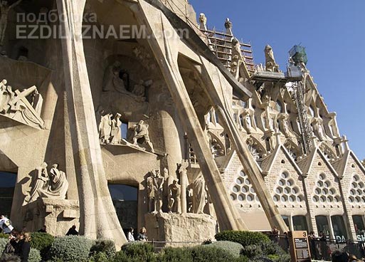 Достопримечательность Барселоны: храм Святого Семейства