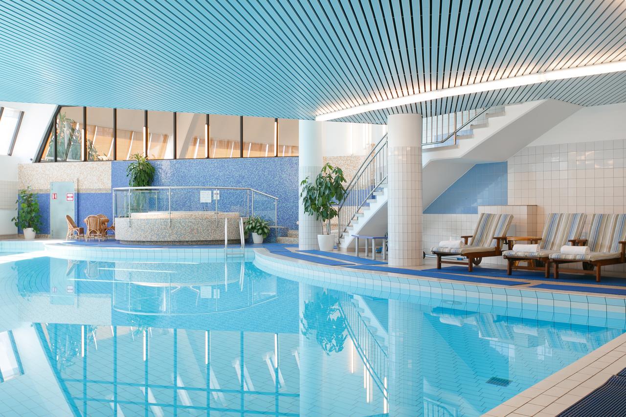 AZIMUT Олимпик - недорогой отель с бассейном в Москве