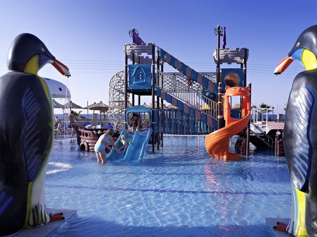 Stella Village Hotel & Bungalows - отель с аквапарком в Греции, для отдыха с маленькими детьми