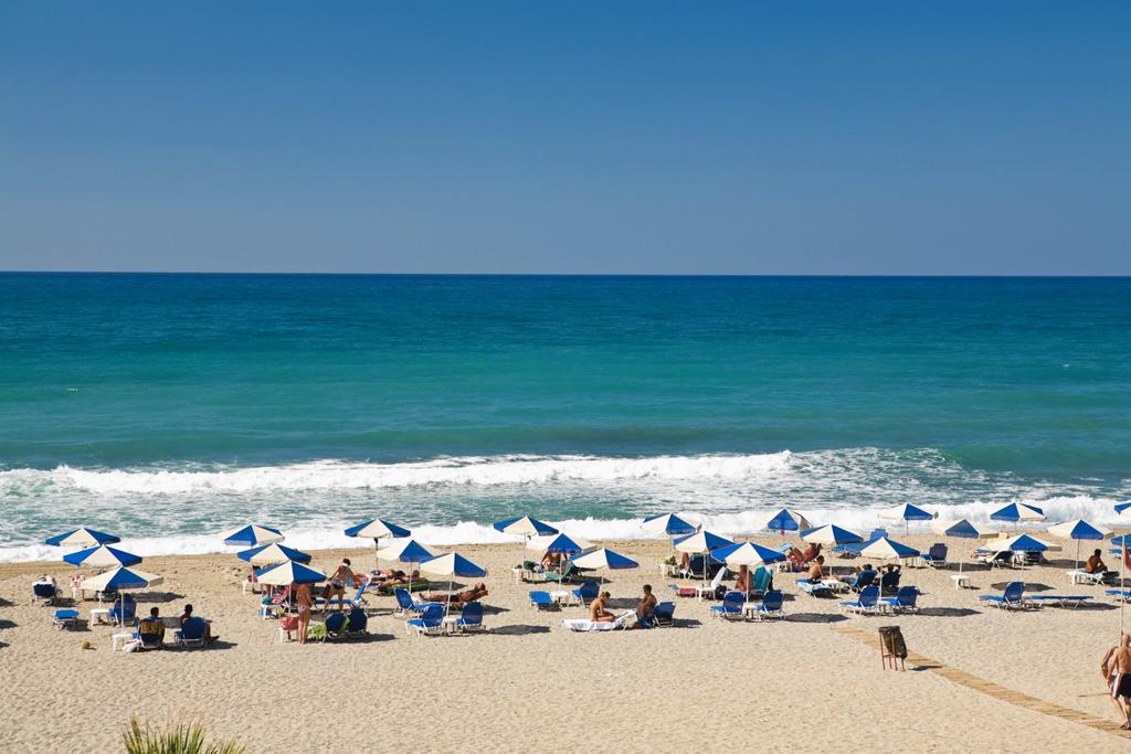 Пляж в Ретимно, отель Iperion Beach Hotel