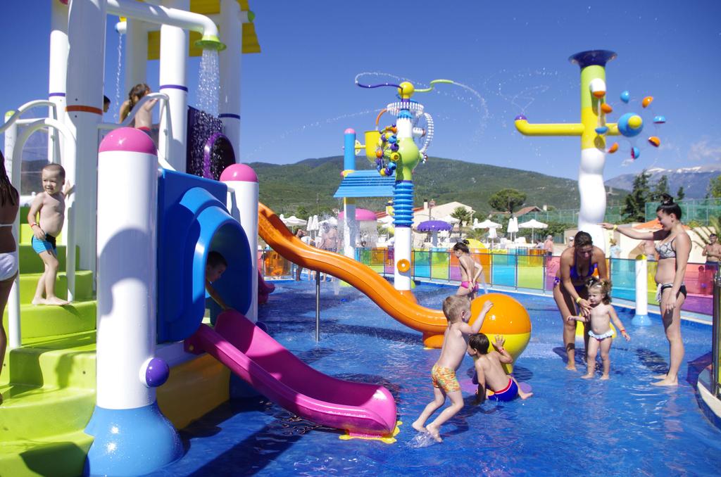 Cronwell Platamon Resort - отель с аквапарком в Греции
