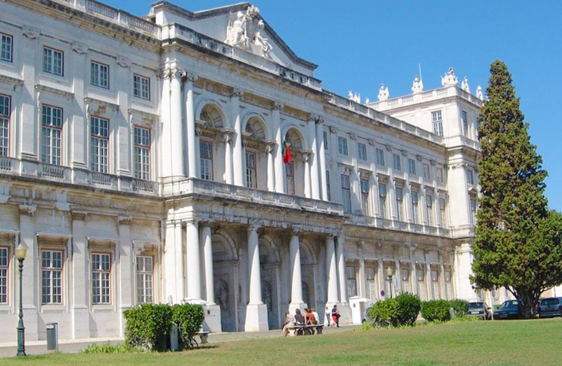 Дворец Ажуда в Лиссабоне