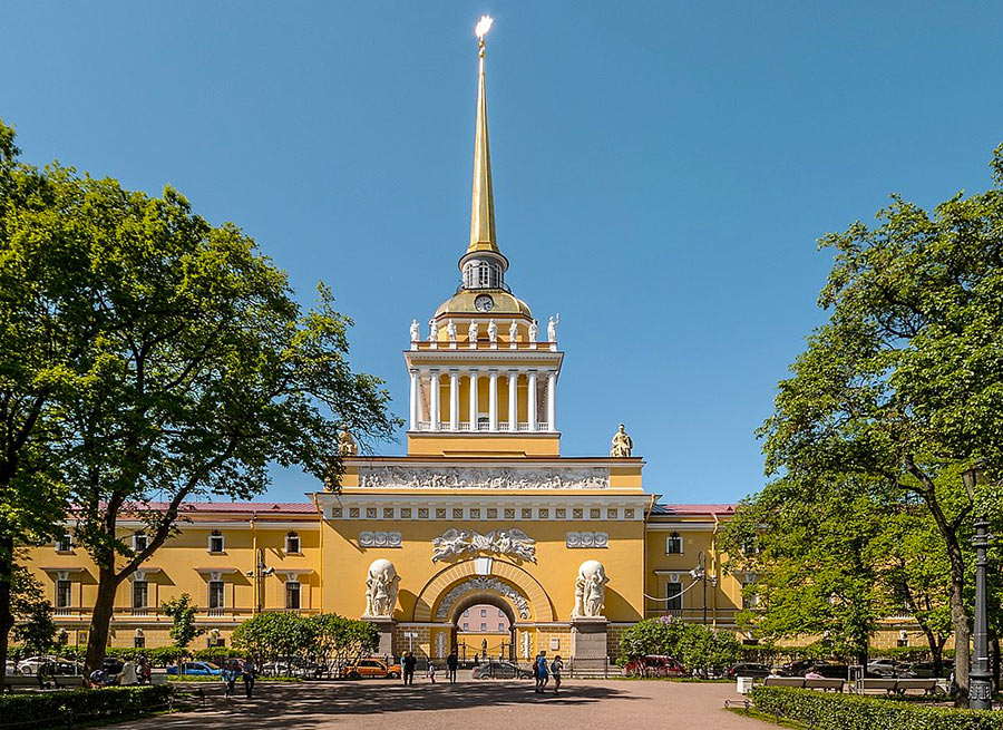Здание Адмиралтейства в Петербурге