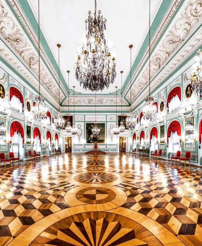 Большой Петергофский дворец, Санкт-Петербург