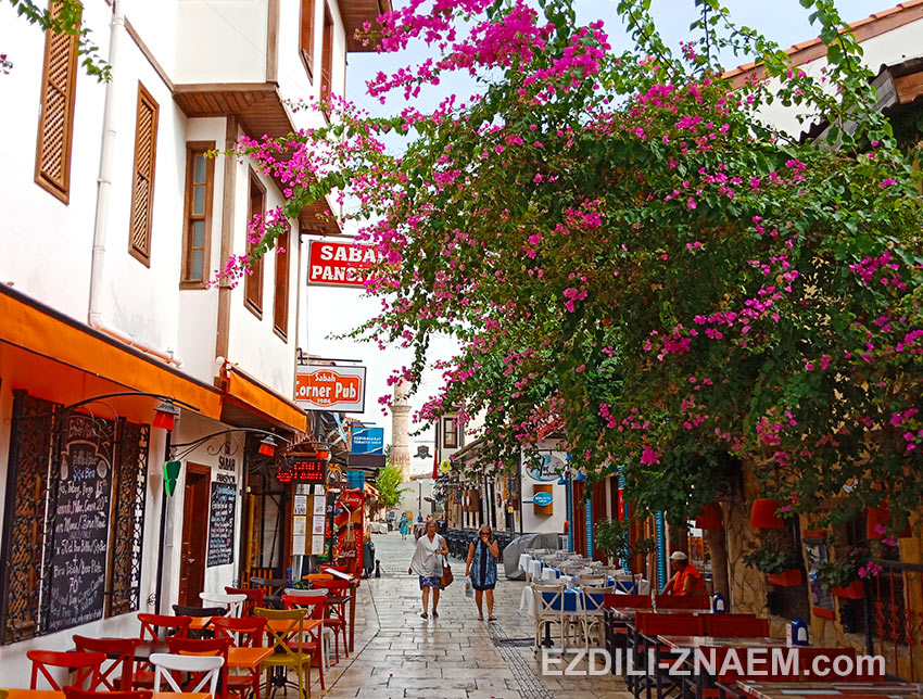 Прогулки по улицам старой Анталии, Турция