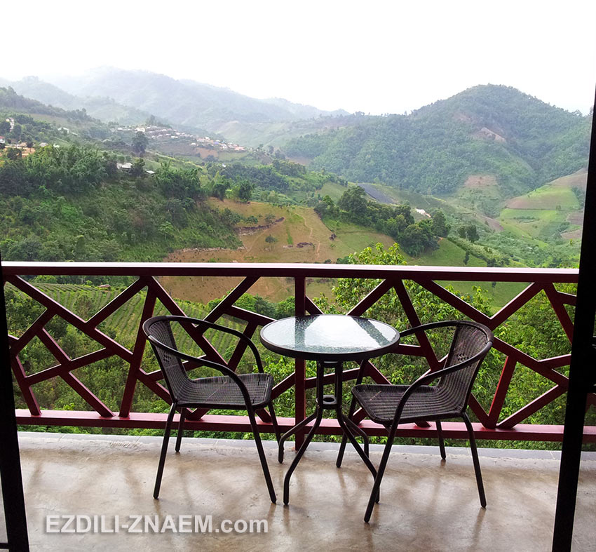 Вид на долину Мае Салонг с балкона отеля