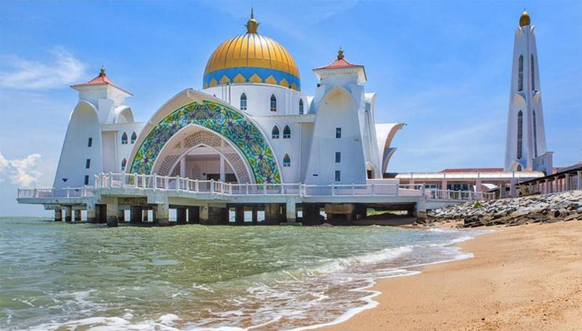 Достопримечательности Малакки: плавучая мечеть на искусственном острове