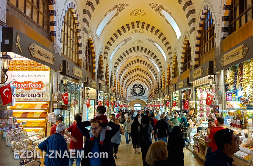 Гранд Базар в Стамбуле - бесконечный лабиринт из лавок и магазинов