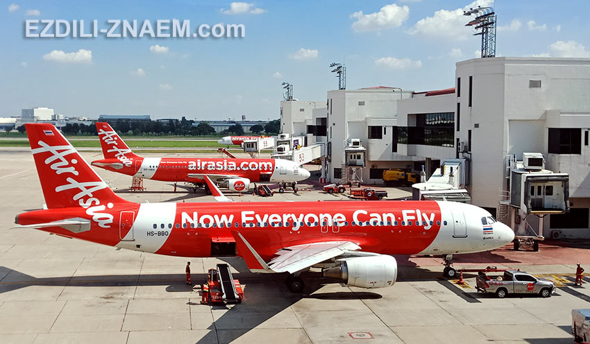 Самолеты авиакомпании AirAsia в аэропорту Бангкока ДонМуанг