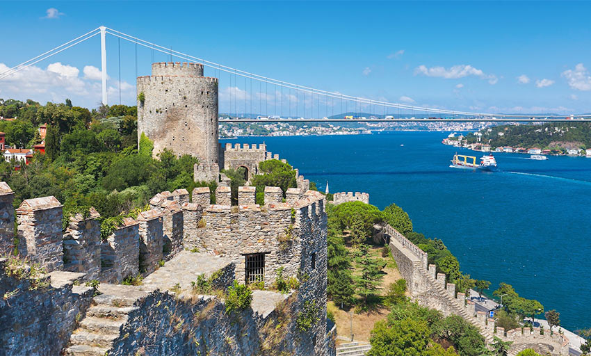 Крепость Румелихисар - одна из самых красивых достопримечательностей Стамбула