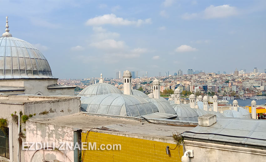 Вид на Стамбул с площадки у мечети Сулеймание