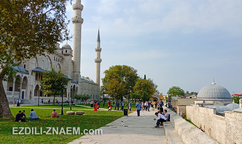 Смотровая площадка во дворе мечети Сулеймание в Стамбуле