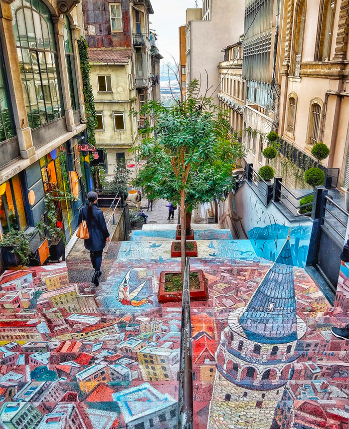 Цветная лестница в Стамбуле, фото hezarfen_34