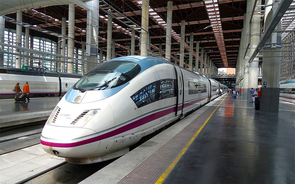Скоростной поезд AVE до Мадрида, Испания