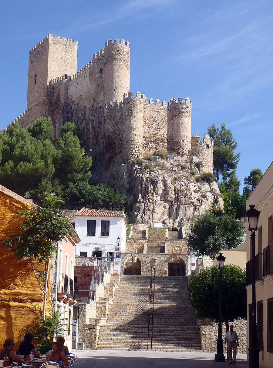 Замок Альманса, Испания