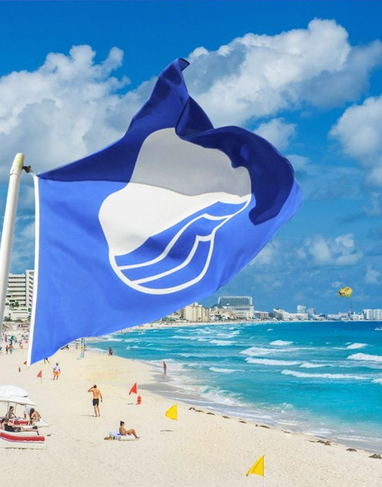 Голубой флаг на пляже. Список и карта пляжей с Голубым флагом в 2023 году
