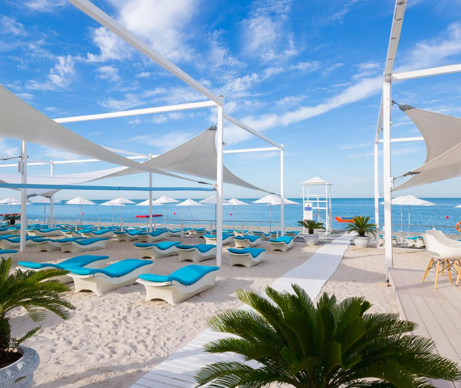 Пляж отеля Radisson Blu Paradise Resort and SPA