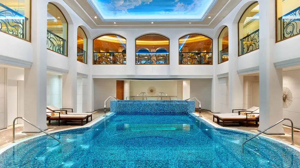 Бассейн в отеле Москвы, The St. Regis Moscow Nikolskaya