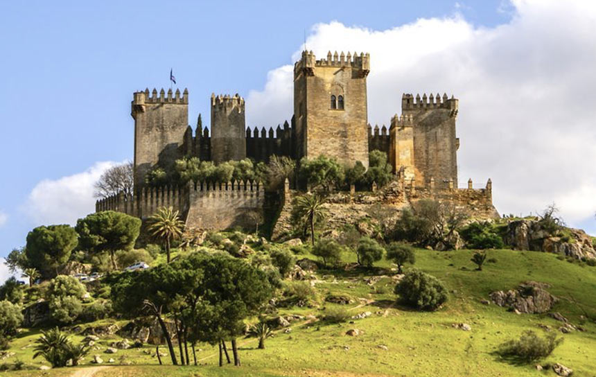 На фото замок Альмодовар дель Рио, Испания