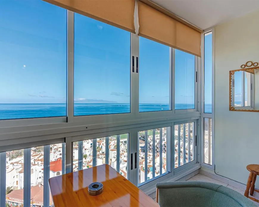 Вид с балкона на море из апартаментов в башне Torres de Yomely11. Тенерифе