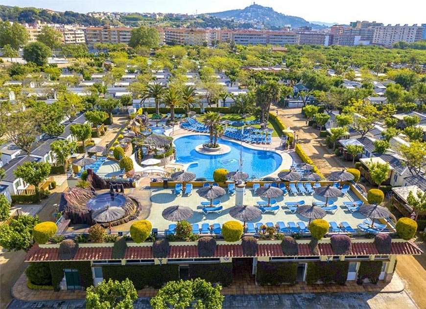 Недорогой кемпинг La Masia в Бланесе