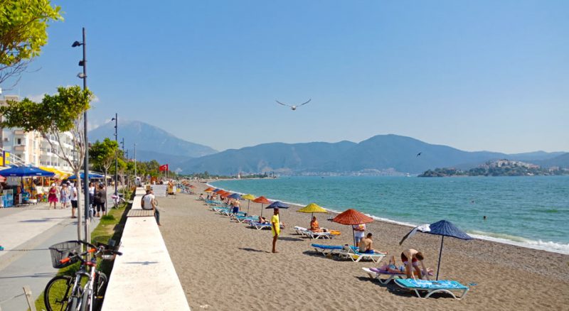 Пляж Чалыш в Фетхие: как недорого отдохнуть на море в Турции