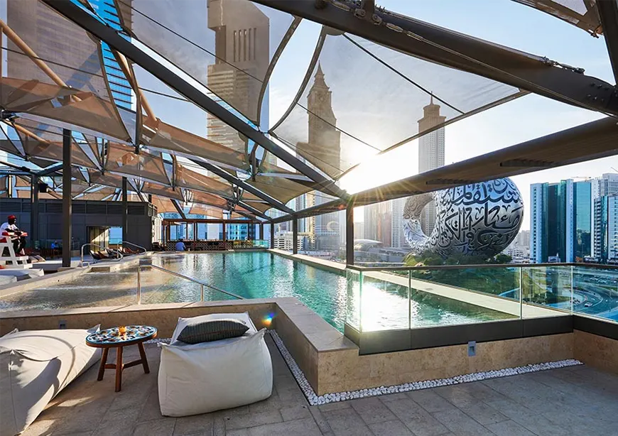 Вид на музей Дубая с крыши отеля 25hours Hotel Dubai One Central