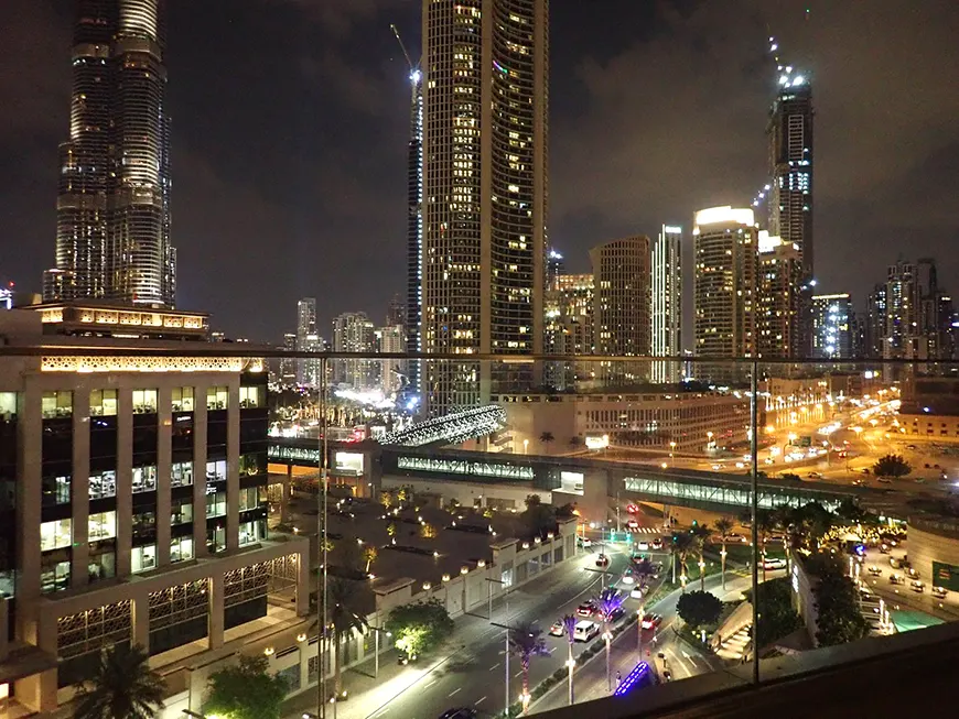 Вечерний вид из отеля Address Sky View на небоскреб Бурдж Халифа в Дубае