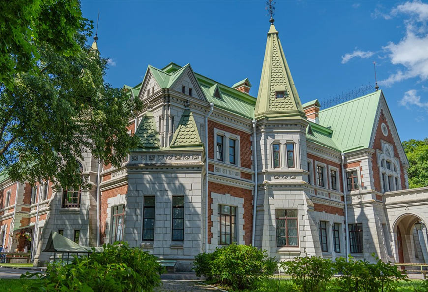 Дворец 19-го века в Красном Береге. Беларусь