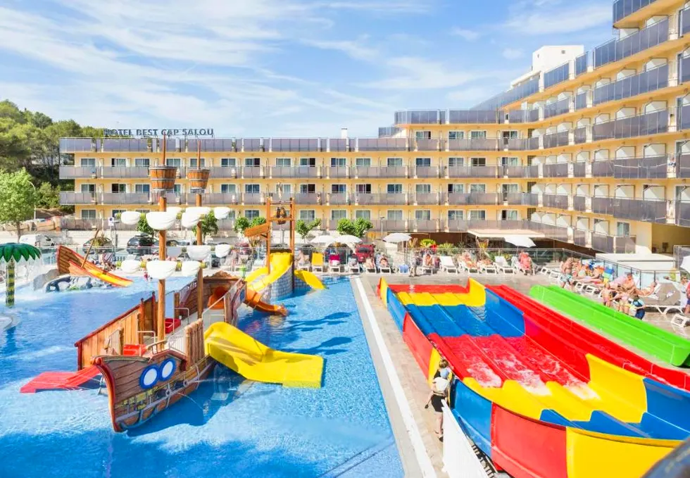 Best Cap Salou - вот куда поехать с детьми на море в Испании