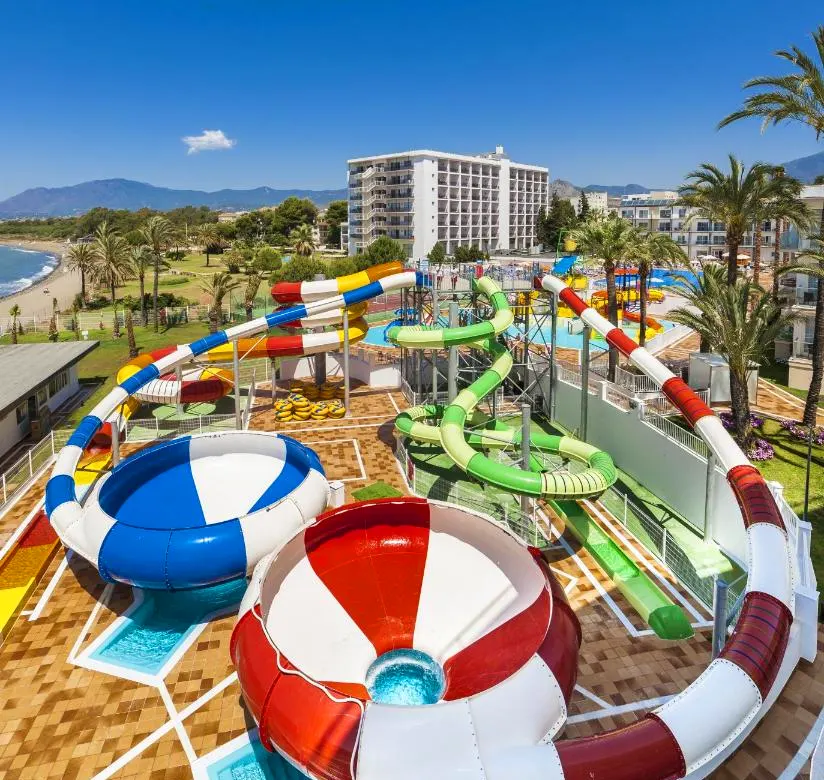 Globales Playa Estepona - отель с аквапарком, куда поехать с детьми на море в Испании 