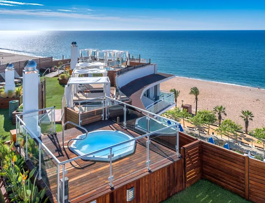 Где остановиться в Калелье - отель у моря GHT Maritim