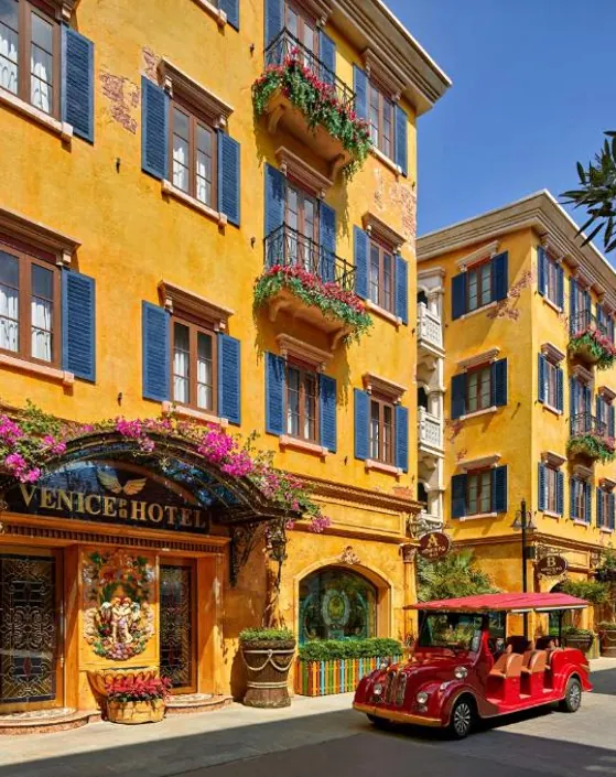 Вход в отель Venice в Сансет Таун, Фукуок