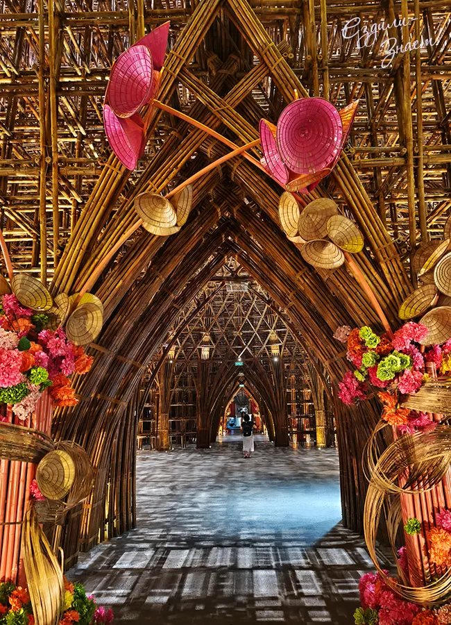 Бамбуковый дом на Фукуоке (Bamboo Legend) —шедевр из бамбука у входа в Гранд Ворлд 