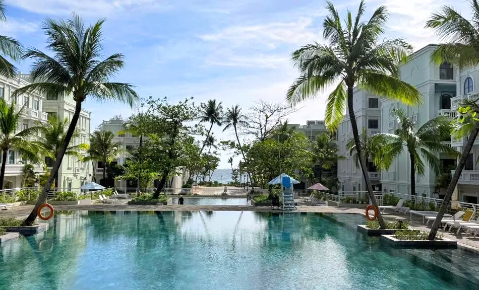 Бассейны в районе Марина (Фукуок) - можно купаться бесплатно, если едете на Фукуок самостоятельно и выбрали правильное жилье