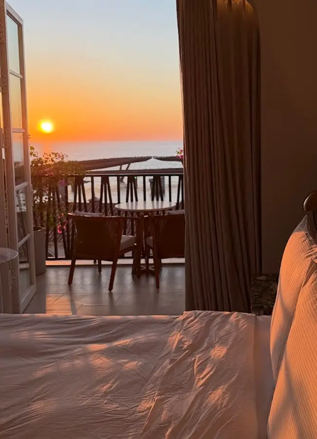 Вид на Мост Поцелуев из нашего отеля