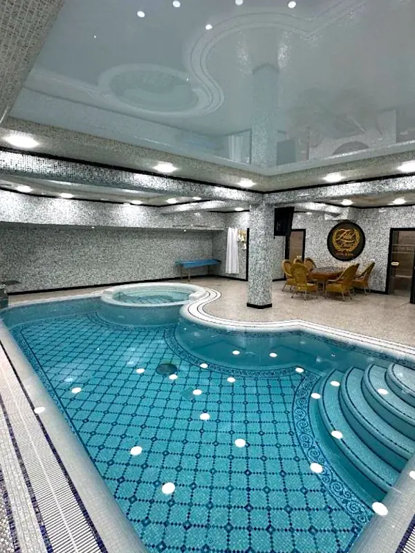 Бассейн в отеле Zilol, Самарканд