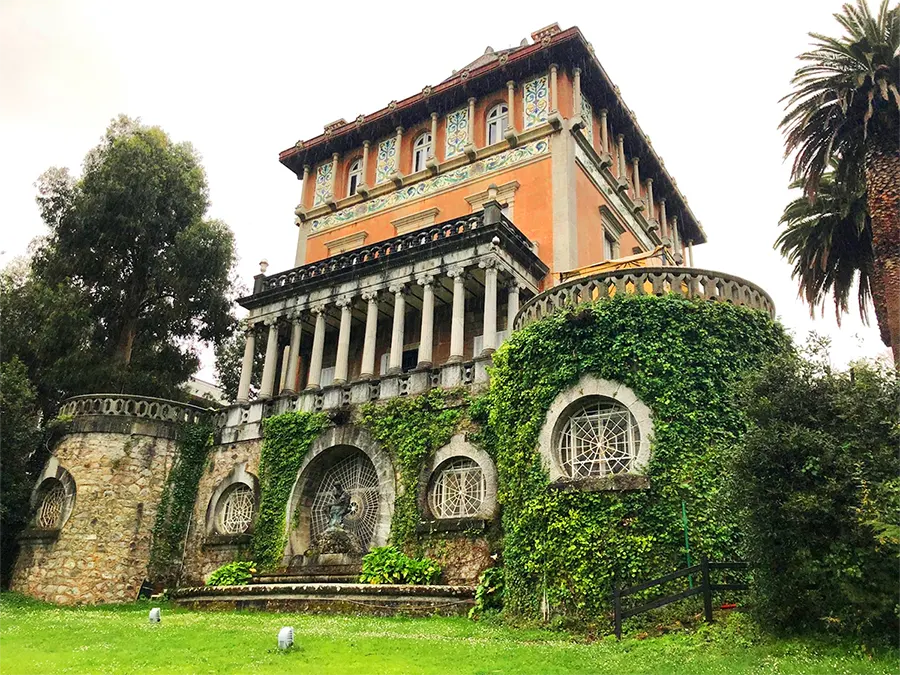 Дворец Ocharan Palace