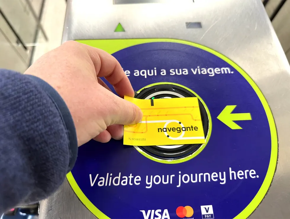 Как платить за транспорт в Лиссабоне проездной картой Navegante