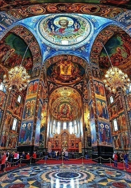 Внутри Храма Спас-на-Крови в Петербурге
